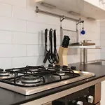 Stylish 2 Bedroom Flat In Notting Hill