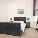Stylish 2 Bedroom Flat In Notting Hill